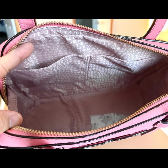 “Final price “Kate Spade Riverside Street Ostrich
Embossed Felix handbag - Picture 7 of 7
